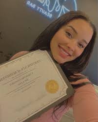 🤗 Classic set of lashes! 🤳🏼 484-929-7025 • • Private training every  Sunday-Monday • • • • • • • 📲484-929-7025 • • • #training #classic #lashes  #classiclashes #volume #beauty #lash #esthetician #