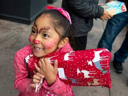 Community brunch draws hundreds for breakfast and photos with Santa