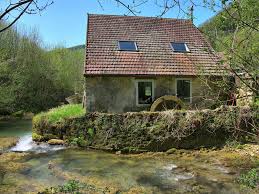 Blois Sur Seille Moulin Avec Roue A Augets En Bas Du Village