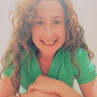 Amber Sheedy's Instagram, Twitter & Facebook