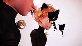 Wiggle Wiggle Eyebrows Oh Hey It S Adrinette Day 37 Adrien Y Marinette Dibujos Miraculous