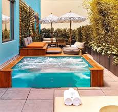 Der Glas Pool Ist Ein Echter Hingucker In Diesen 45 Hausern Und Hotels Neueste Dekoration Jacuzzi Outdoor Luxury Hot Tubs Hot Tub Outdoor