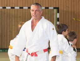Wir kümmern uns zeitnah um ihr anliegen. Olympiasieger Frank Wienecke Leitet Lehrgang In Fulda 50 Teilnehmer
