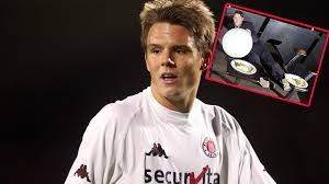 Eintracht frankfurts ehemaliger stürmer alex meier hat seine aktive karriere als profifußballer noch nicht eintracht frankfurts ehemaliger fußballprofi alexander meier hält seine rechte hand auf das. Die Schonsten Bilder Aus Alex Meiers Zeit Bei St Pauli Watson