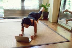 La idea es que me cuentes tus necesidades para poder diseñar un plan de clases de pilates a tu. Yoga Y Pilates En Casa Como Empezar Y Todo Lo Que Necesitas Saber