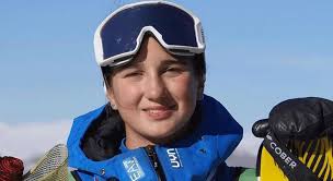 Super Flora! In due salti cambia la storia: è la prima italiana campionessa  mondiale junior nel freeski park&pipe