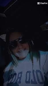 Lindsey Pfeffer's Instagram, Twitter & Facebook