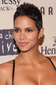 She even attributes her appearance to her confidence. Halle Berry Pixie Hairstyles Essence
