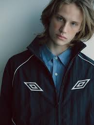 ARTUR PASTORIO ( @artur_pastorio ) para PLANO PILOTO ( @planopiloto__ )  #LOTY #THELOOKOFTHEYEAR