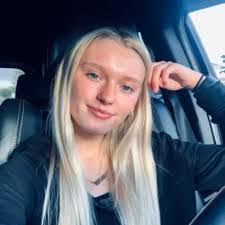 Grace Schindler's Instagram, Twitter & Facebook