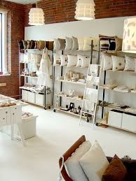 Etageres In 2020 Retail Store Design Shop Interior Design Gift Shop Displays
