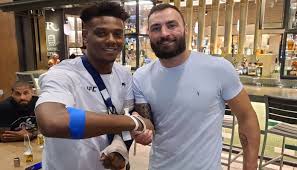 Paul craig snapped jamahal hill's left arm in the first fight of the main card at ufc 263. Uz0 Jwsjmtt1im