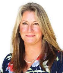 Kelly Krakowski's Instagram, Twitter & Facebook