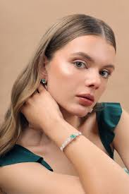 Brazaletes y pulseras