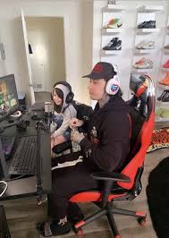 Obrigada Pelos Mimos Paige Ronnie Radke Falling In Reverse Of Mice And Men