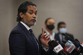 Khairy jamaluddin abu bakar (born january 10, 1976) is a malaysian politician. Khairy Slams Anti Vaxxers Claims Covid 19 Jabs Not Effective Says They Only Read Headlines