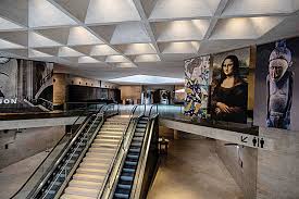 Musée du louvre) in paris, france, is the most visited and famous art museum in the world. Louvre Visitor Numbers Plunge Due To Covid Restrictions Kuwait Times