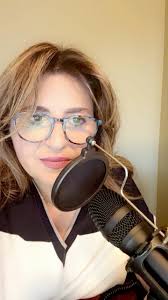 Why did the cocktail go to therapy? 🍸 Because it couldn't stop mixing  things up! 🤭 Join the fun and experience the unexpected laughter while  crafting cocktails! 🥳 Sign up above /