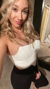 Chelsea Harmon's Instagram, Twitter & Facebook