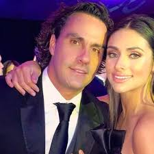 Renata Notni defiende su relación con Andrés Rivero: 'Me vale que digan que  es mi papá'