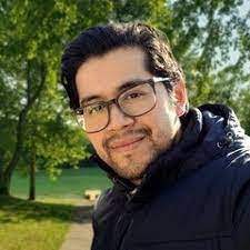 Julio Leos's Instagram, Twitter & Facebook