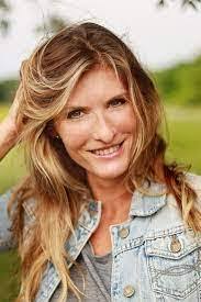 Danielle Carlton's Instagram, Twitter & Facebook