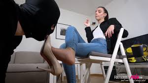 Goddess Mia - Femdom-blog