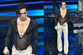Группа юных победителей в ariston. Damiano Dei Maneskin Col Body Di Paillettes A Sanremo 2021 E Il Nuovo Trend Della Moda Genderless
