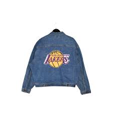 Unsere redaktion hat im genauen lakers jacke vergleich uns die relevantesten artikel angeschaut sowie die auffälligsten eigenschaften gegeneinander. In The Paint Nba Vintage Lakers Denim Jacket