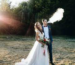 Twitter and reddit users are posting photos showing newlyweds. Vaping Weddings Incorporating Vaping Into Your Big Day Vape Hut