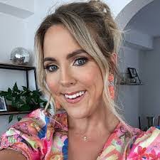 Heather Schoenrock's Instagram, Twitter & Facebook