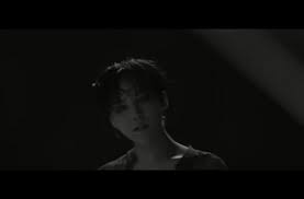 Isanghage kkeuteul jal ara geuraeseo nan seulpeo tto seulpeo when i look at you when i look at you majimak ne moseubi boyeo yeojeonhi neon yeppeo tto yeppeo . King Of K Pop Ulang Tahun Kepoin 7 Lagu Hits G Dragon