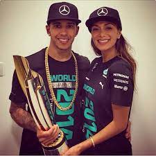 Scherzinger also talked about the breakup on the jonathan ross show in 2016 and said she and hamilton are not speaking terms. Lewis Hamilton Steals Nicole Scherzinger S Kiss As He Becomes Double F1 Champ Autoevolution