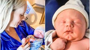 Australian nba star joe ingles has slammed a fan for rudely demanding a selfie from him while he was enjoying private time with his family. Australia S Nba Star Joe Ingles Retired Netball Legend Wife Renae Welcome Third Child Perthnow