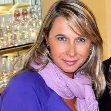 Isabel Coelho's Instagram, Twitter & Facebook