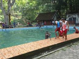 Alamatnya ada di waterfall street no.69, tetebatu, sikur, kabupaten lombok timur, nusa tenggara barat atau sekitar 30 km dari pantai labuhan haji. Merasakan Dinginnya Air Pemandian Lemor Lombok Timur Kompasiana Com