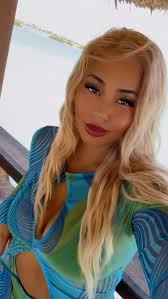 Beach Nights with Your Favorite 1977 Natural Mom Bod