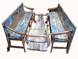 Sebagian besar kursi tamu jati antik kerap memiliki pola atau bentuk desain menarik yang diukir pada permukaan kayunya. 40 Meja Kursi Tamu Antik Yang Banyak Di Cari