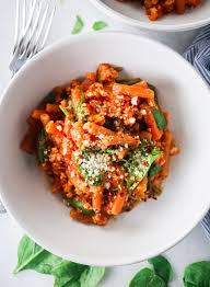 This turkey recipe has all the traditional feels.with less time spent in the kitchen. 5 Ingredient Instant Pot Ground Turkey Red Lentil Penne Tipps In The Kitch