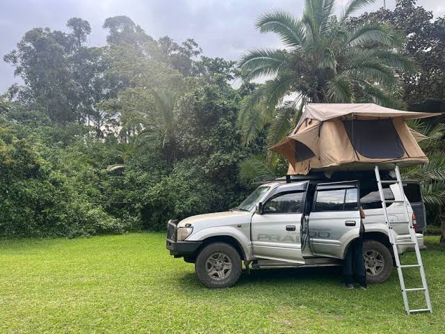 Extended safari Land Cruiser with pop-up roof for gorilla trekking and Akagera safaris