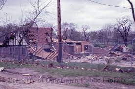 Can a tornado hit chicago? Aftermath Of The 1967 Oak Lawn Tornado This Is A Slide Of Damage Caused By The 1967 Oak Lawn Tornado It Features Oak Lawn Evergreen Park Chicago History