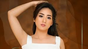 Virly Virginia Ngaku Nyesel Jadi Pemain Film Porno, Ayah Mertua Rianti  Cartwright Meninggal Dunia