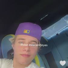 Gavin Magnus Hair Blue