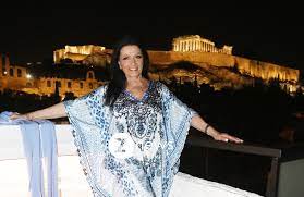 Άννα φονσου αυγο του κοκκορα γενεθλια γιωργος θεοδοσιαδης ζωζώ σαπουντζακη ζωζω σαπουντζακη γενεθλια. Zwzw Sapoyntzakh To Parti Ekplh3h Gia Ta Gene8lia Ths Me Fonto Thn Akropolh Apokleistikes Fwtografies Znews