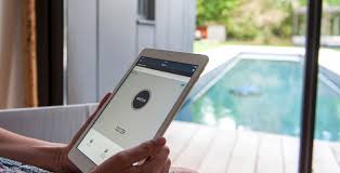 La Piscine Connectee Avec Les Equipements Zodiac Piscine Piscine Ecologique Ecologie