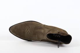 Chaussures incontournables de la saison, les intemporelles bottines font leur rentrée dans les shoesing d'automne hiver. Bottines Femme Tiag Alfa 9327 A0071a Velours Kaki