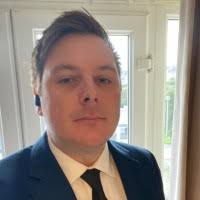 100+ "Simon Wallace" profiles