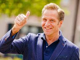 Hugo de jonge began his career as a teacher at de akker primary school, rotterdam, in 1999. Hugo De Jonge Is De Nieuwe Cda Leider 7 Dingen Die Je Wilt Weten