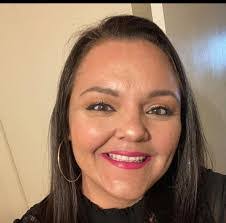 Stephanie Grinnell's Instagram, Twitter & Facebook