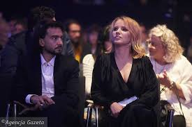 Gdy joanna kulig grała za granicą, jej mąż skupiał się na pracy przy filmie magnezja. Joanna Kulig Z Europejskim Oscarem Statuetke Odebral Rezyser I Odczytal Sms A O Czekoladzie
